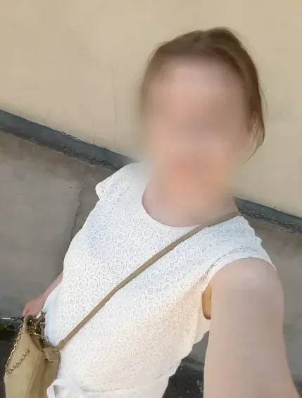 Anna, 37