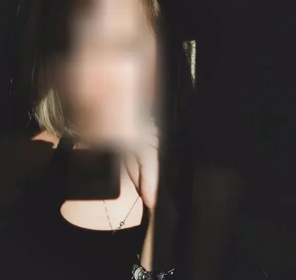 Esmee, 28