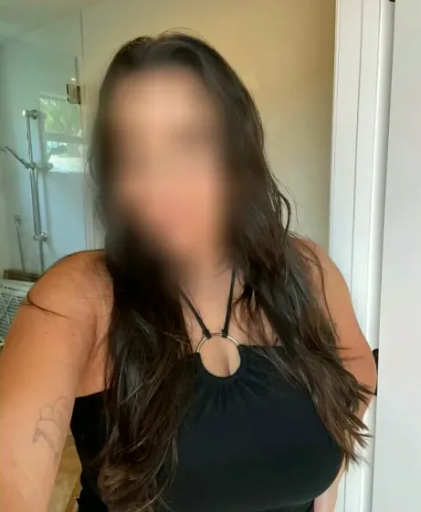Karin, 36