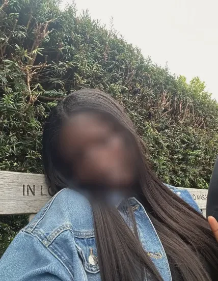 Laura, 26
