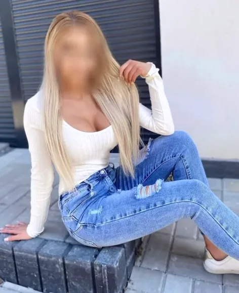 Meryem, 32