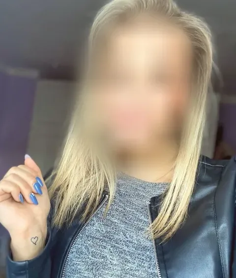Naomi, 21