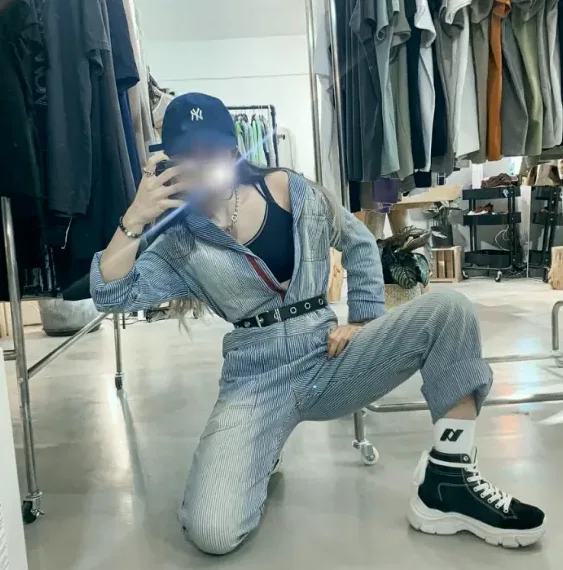 Noa, 28