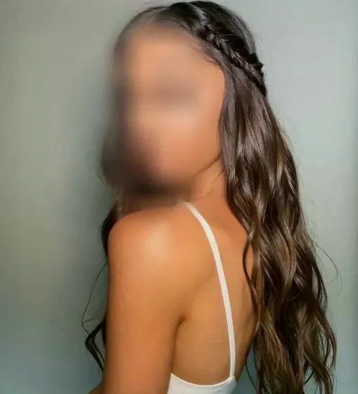 Noor, 29