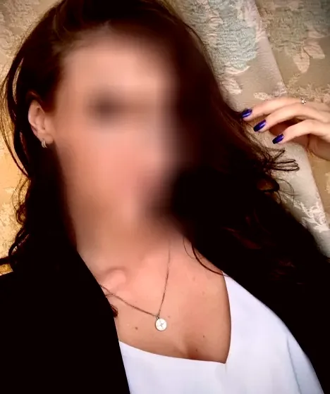 Nour, 33