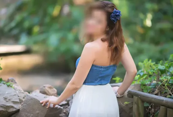 Sandra, 30