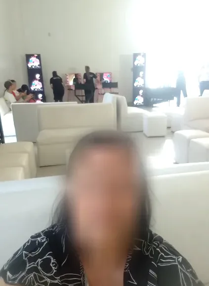 Vera, 36
